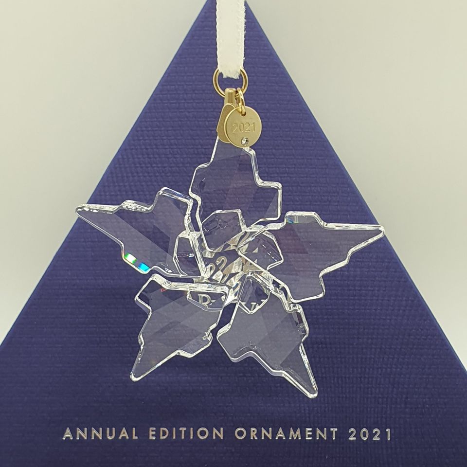 swarovski-weihnachtsstern-2022-319dal-1.jpg